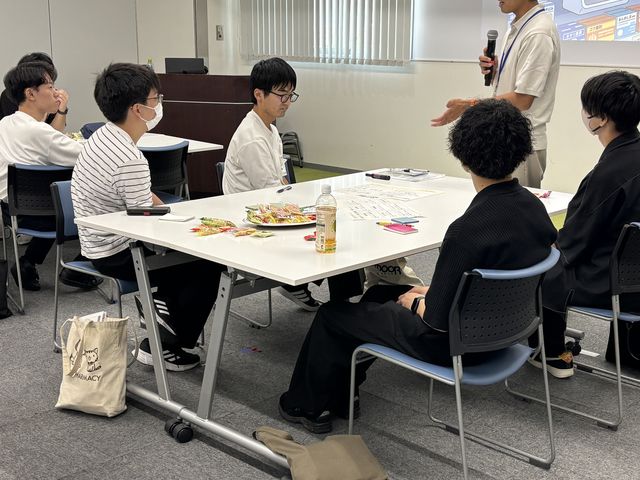 ワークショップのテーブル